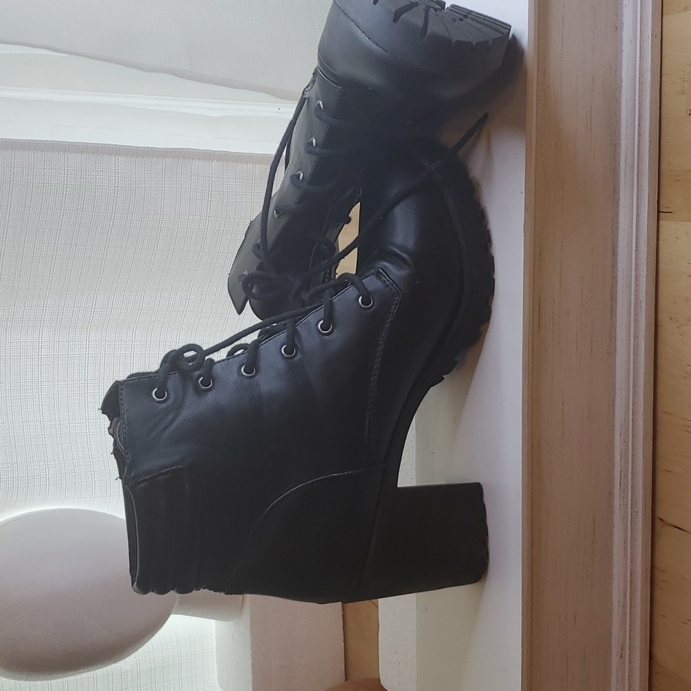 Steve Madden Lug Sole Ankle Boot - image 6